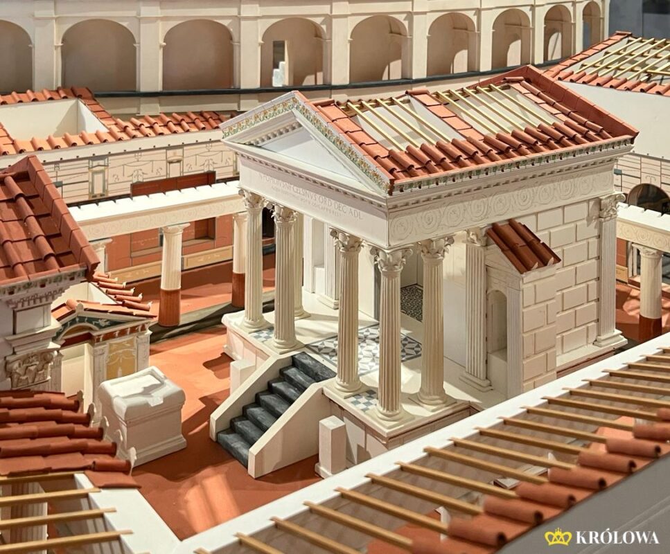 Świątynia Apollina, makieta w Neapolitańskim Muzeum Archeologicznym