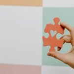 Symbol serca na puzzlu