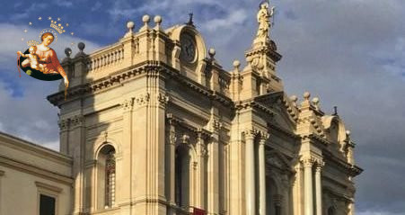 Współczesny widok na fasadę sanktuarium pompejańskiego