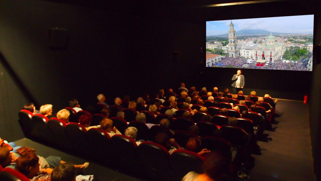 rozaniec pokaz filmu