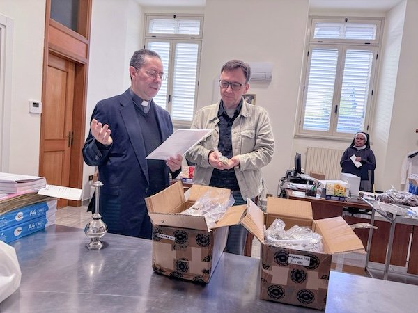 Poświęcenie medalików pompejańskich